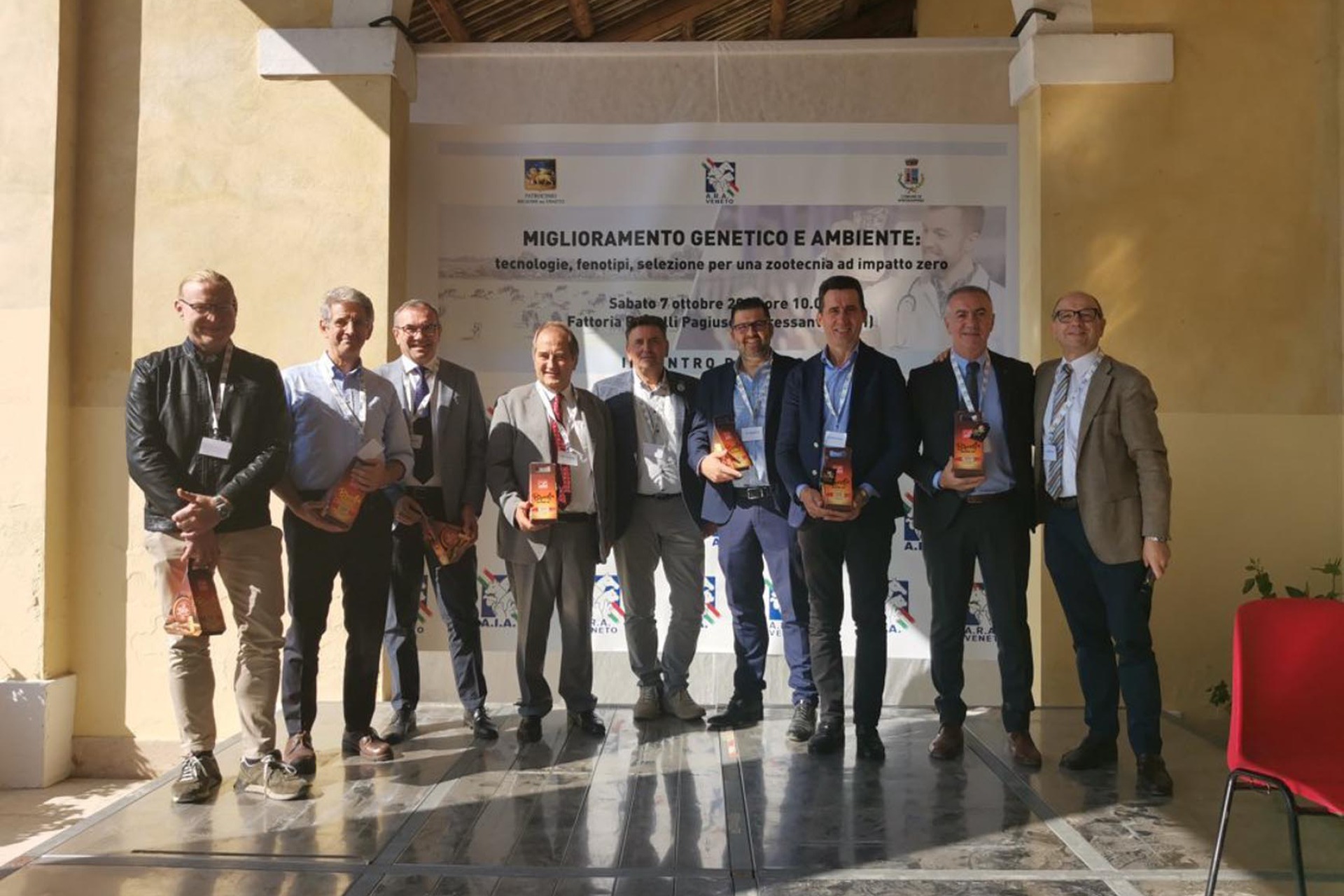 aia2 Foto di gruppo del convegno onvegno “Miglioramento genetico e ambiente: tecnologie, fenotipi, selezione per una zootecnia ad impatto zero”