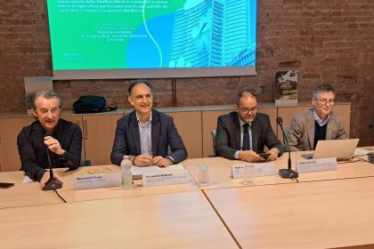 Beduschi-conferenza-1-420×280